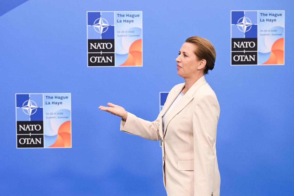 La primera ministra danesa, Mette Frederiksen, a su llegada a la segunda jornada de la cumbre de la OTAN, el pasado miércoles en La Haya.