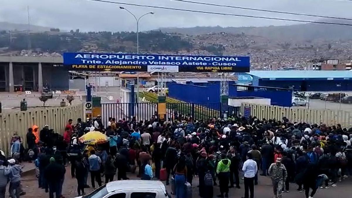 La entrada al Aeropuerto Internacional Alejandro Velasco Astete de Cusco