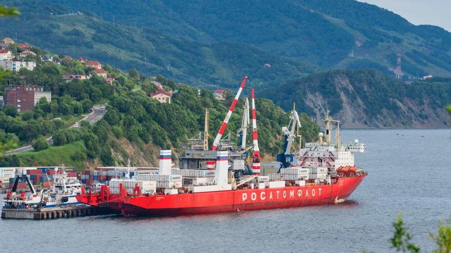 Un barco nuclear ruso navega averiado en aguas cercanas a Canarias