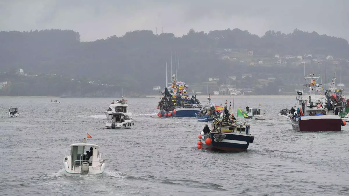 Procesión marítima, mercado mariñeiro y sardiñada en las fiestas del Carmen de Sada