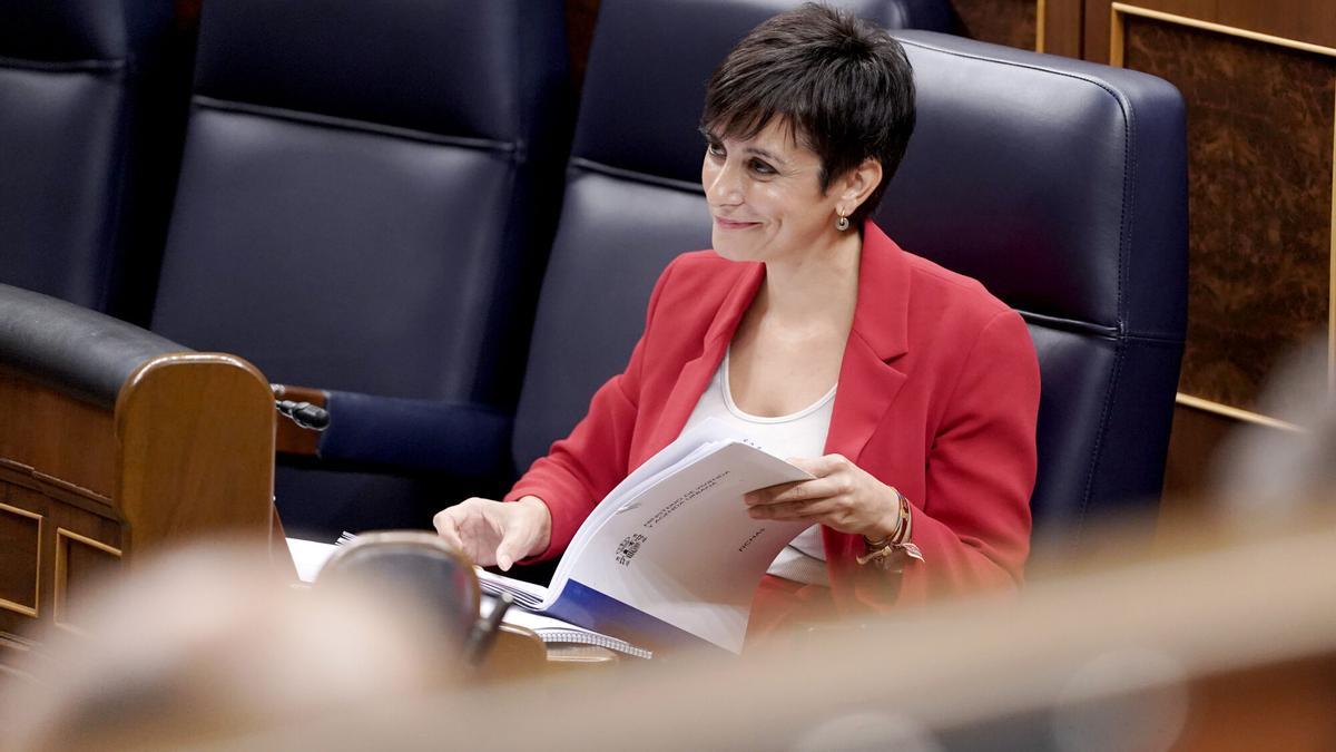 Isabel Rodríguez, ministra de Vivienda, durante una sesión de control al Gobierno en el Congreso de los Diputados
