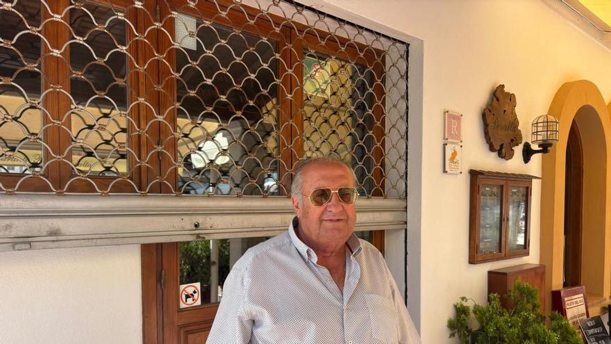 Miguel Torres Torres, comerciante de Sant Carles, sobre las obras: "Son necesarias, pero no nos beneficia en nada"