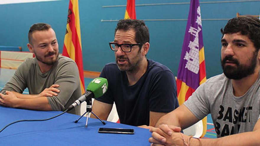 Fernando Gómez, Paco Vázquez y Agustín Perea ayer.