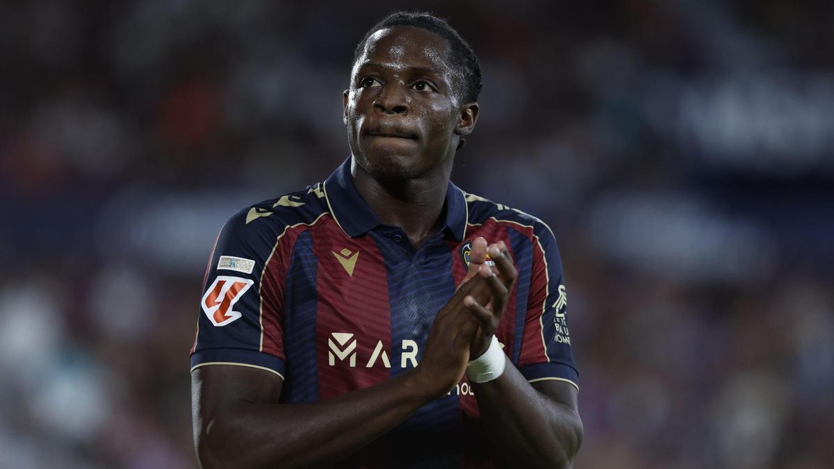 Etta Eyong durante un partido con el Levante UD