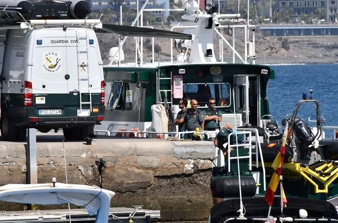 17/05/2019 ARGUINENGUIN. MOGAN. Busqueda de los inmigrates desaparecidos en el mar en Mogan. Localizado el cuerpo del bebé en Taurito y transladado al Puerto Deportivo de Pasito Blanco.   Fotógrafa: YAIZA SOCORRO.  | 17/05/2019 | Fotógrafo: Yaiza Socorro