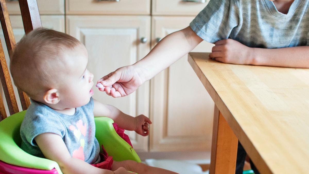 Frutos secos, principal causa de atragantamiento en niños: qué hacer si mi hijo se atraganta