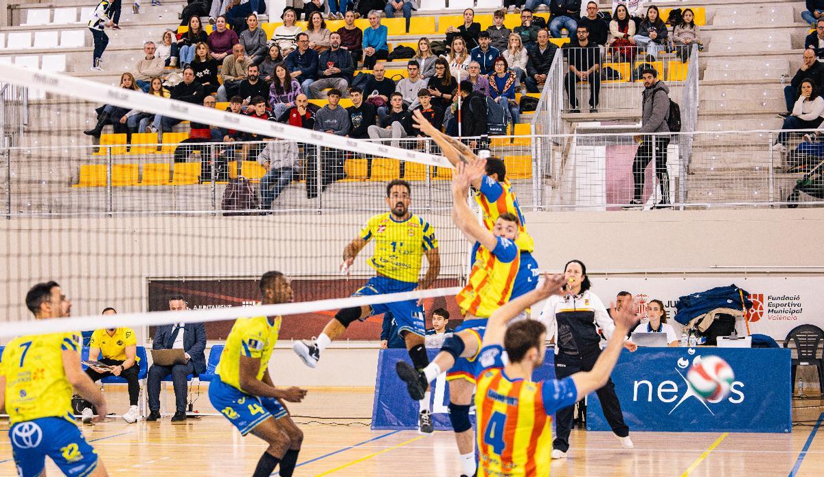 Léleman Conqueridor ante CV Gaguas, en el partido de Nou Moles.