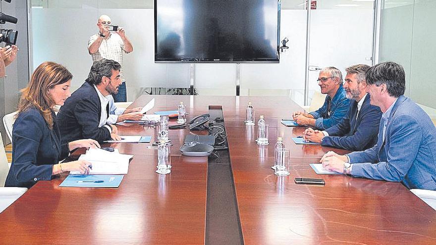 Xunta y Fegamp pactan acelerar los trabajos para delimitar las competencias municipales
