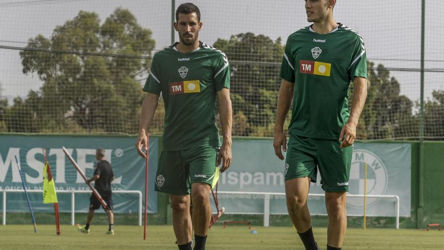 Tekio, al lado de Primi, durante un entrenamiento de pretemporada