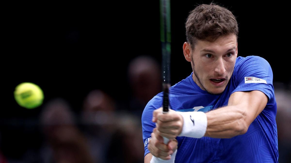 Pablo Carreño conecta un revés en su partido con Gaston.