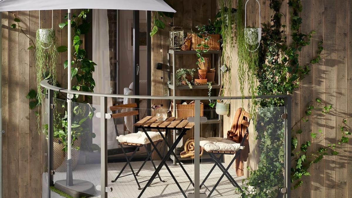 Mesas y sillas de exterior (preciosas) pensadas para terrazas pequeñas