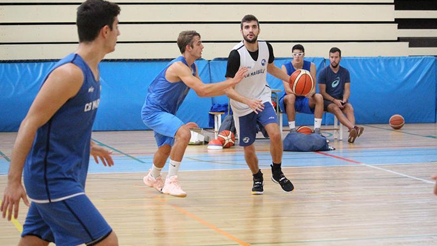 Imagen de un entrenamiento del CB Marbella