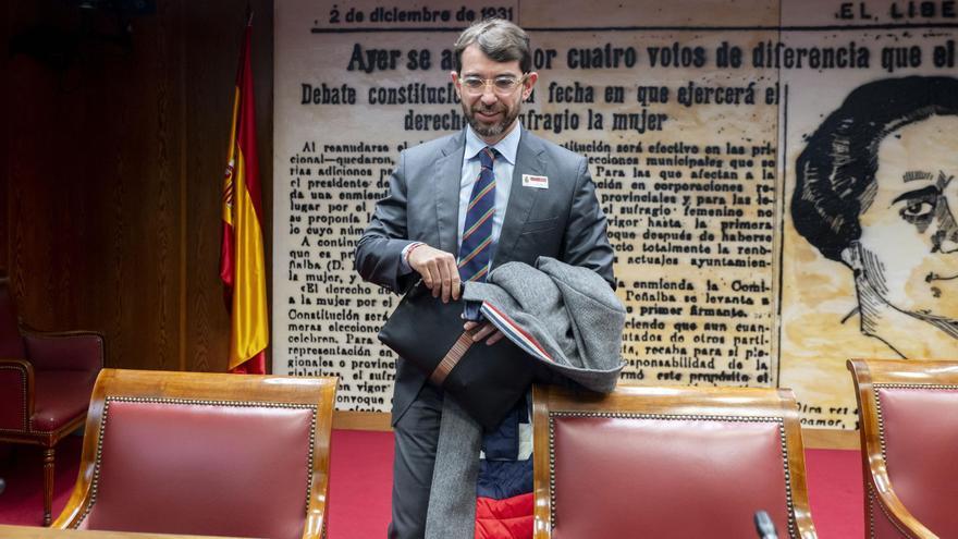 Antonio Olivera da un paso al lado y abandona su papel como escudero del ministro Torres