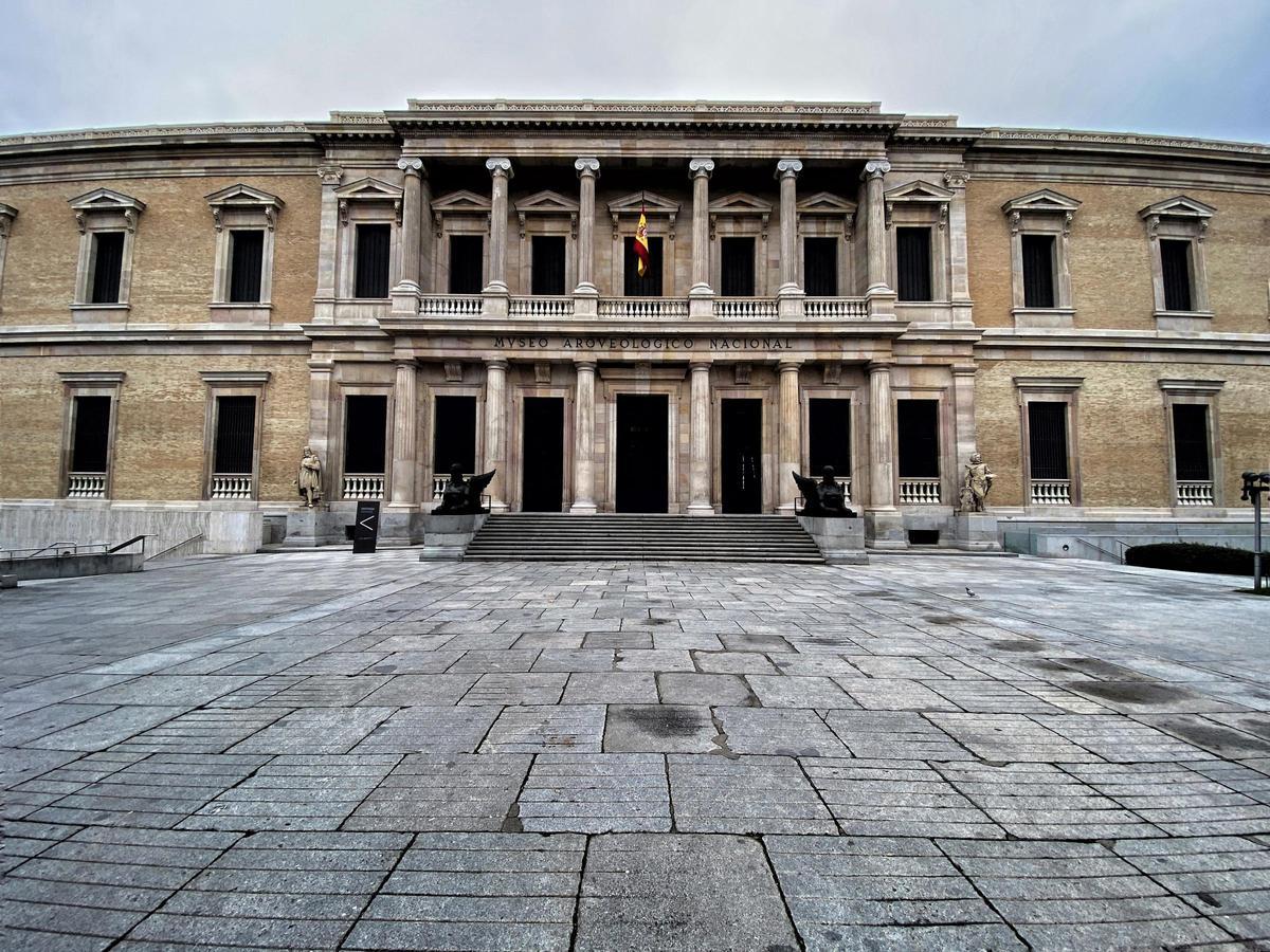 Archivo - Entrada principal del Museo Arqueológico Nacional.