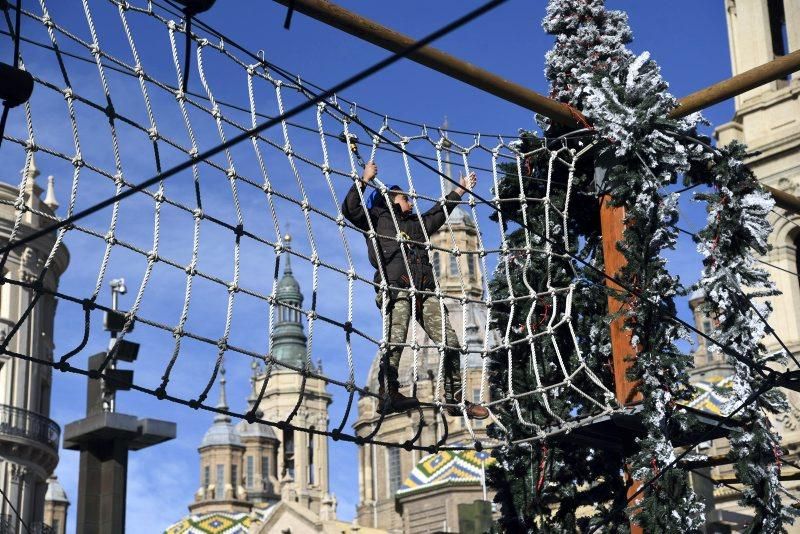 Ambiente navideño en la Plaza del Pilar