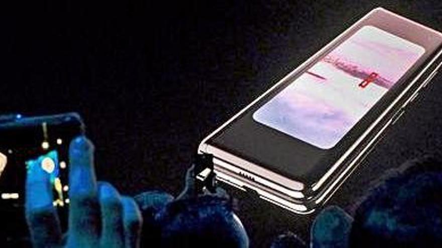 El Galaxy Fold, que es va presentar el febrer a San Franscisco, és un terç més car que l&#039;iPhone