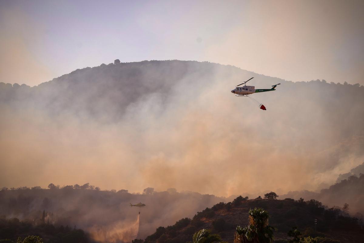 Incendio forestal junto al Castillo de la Albaida Incendio forestal junto al Castillo de la Albaida