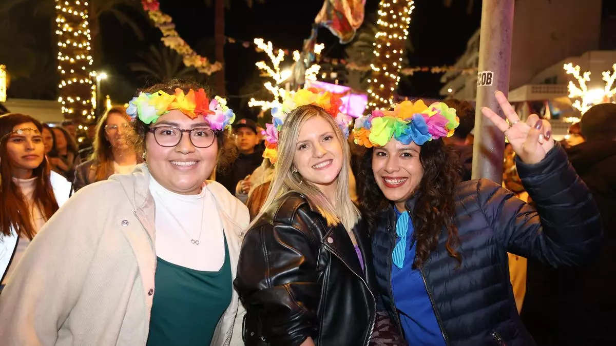 Fiestas en Ibiza: El vídeo de la Flower Power de Sant Antoni