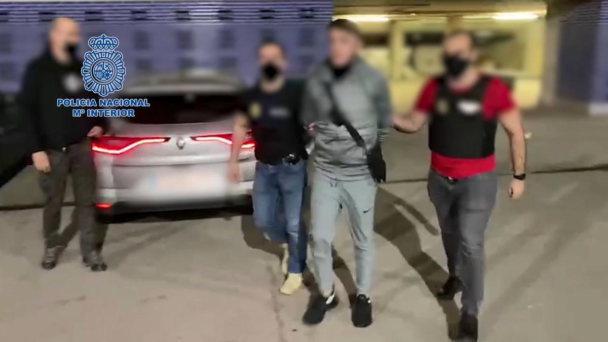Así fue detenido un peligroso fugitivo en el vestíbulo de un hotel de ...