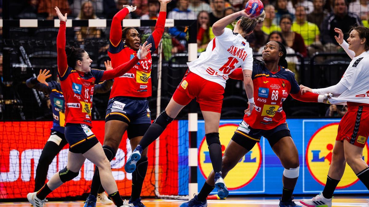 Las Guerreras en la derrota ante Serbia