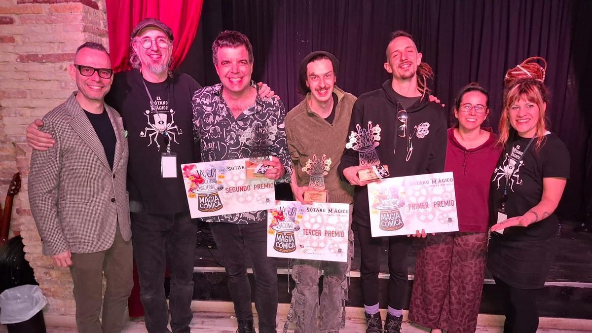 Los ganadores del I Concurso Nacional de Magia con Pepín Banzo, Helena Perdomo y Pedro Olloqui.