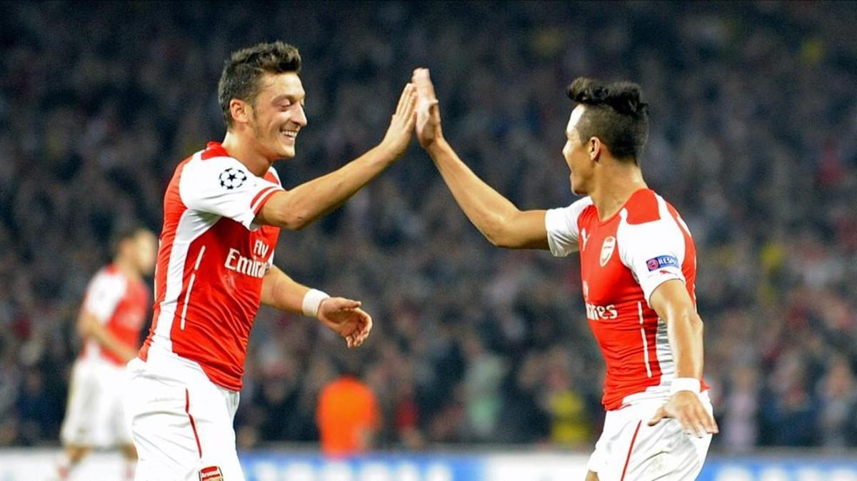 El futuro de Alexis y Özil en el Arsenal es improbable