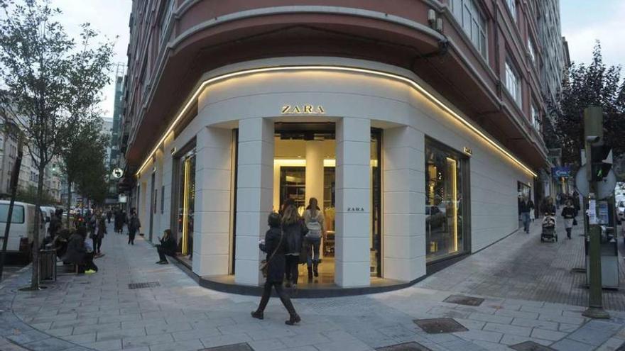 La primera tienda de Zara en A Coruña, en Juan Flórez.
