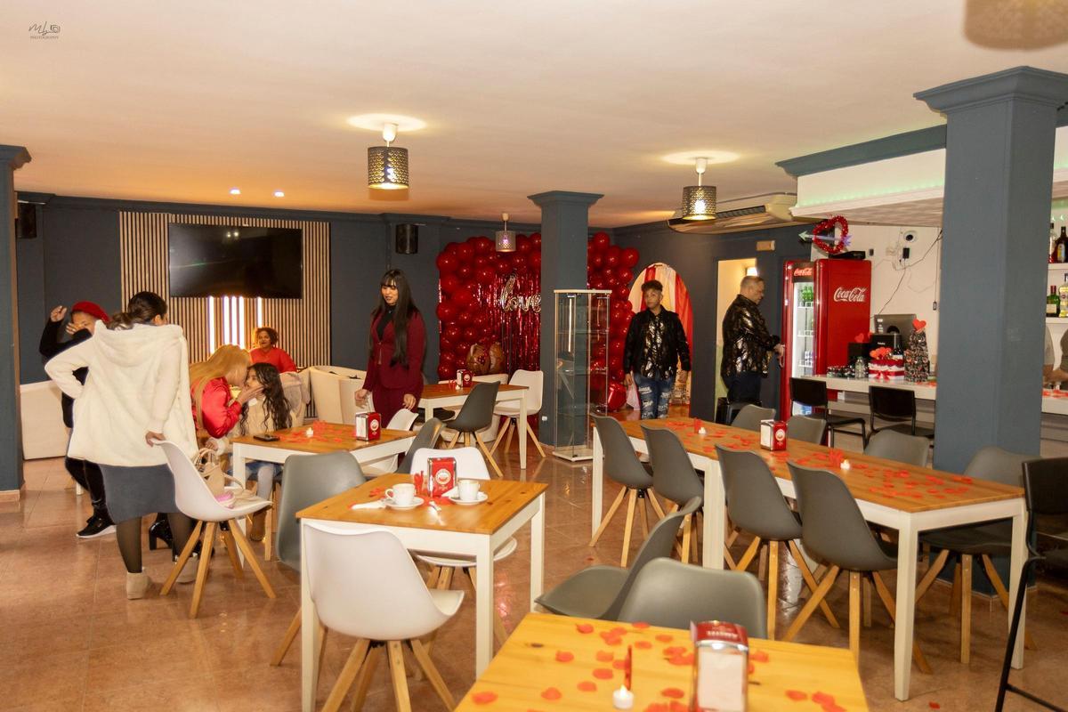 Eröffnung der "Luxury Lounge": So sieht es mittlerweile in der "Goodbye Deutschland"-Faneteria in Cala Millor aus