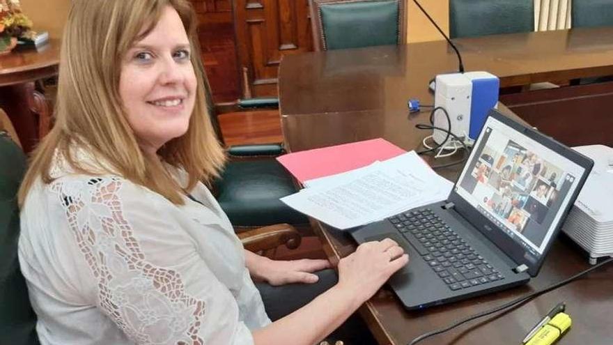 Carmen Arbesú, durante la reunión telemática.