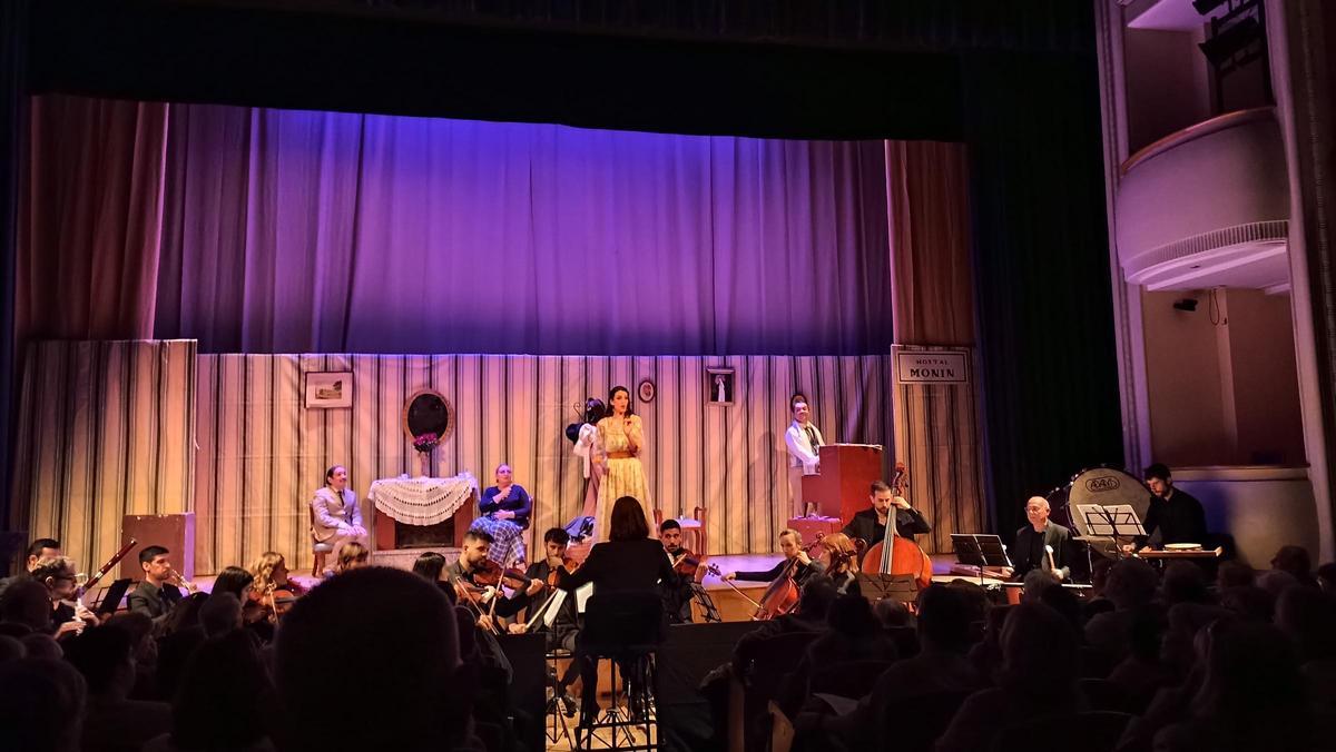 Soraya Méncid canta Me llaman la primorosa.