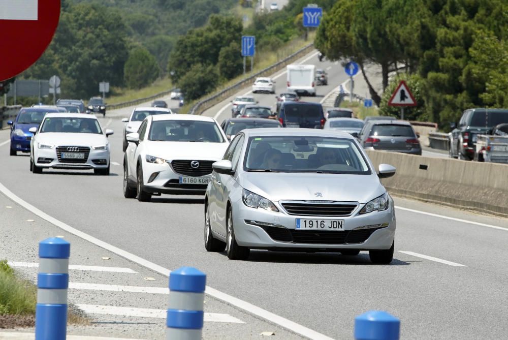 Cues per sortir de la Costa Brava ahir al vespre