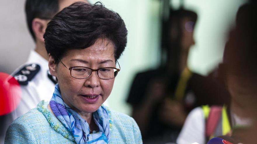 Carrie Lam durante su declaración.