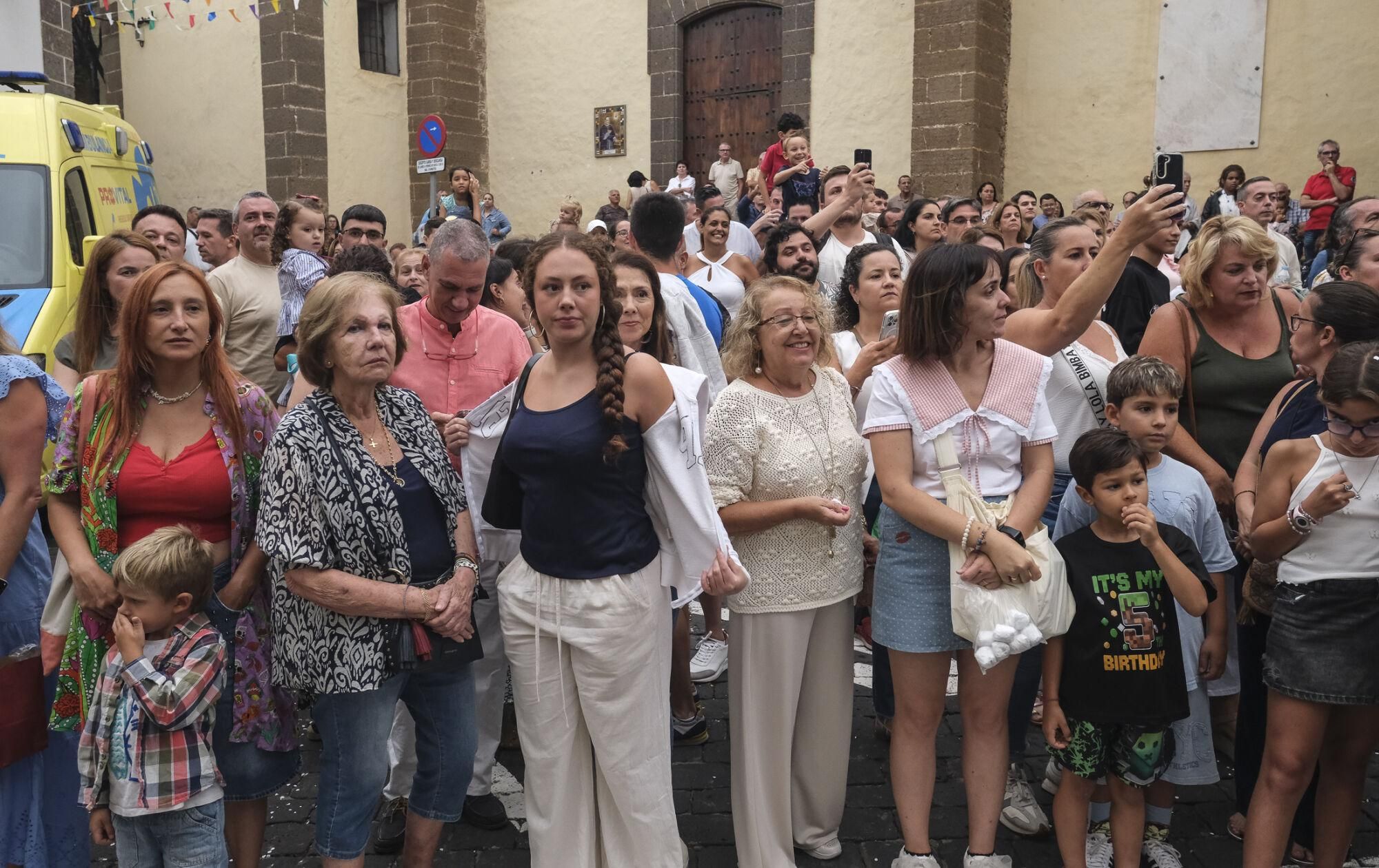 Batalla de flores en las Fiestas de la Virgen de Guíaa