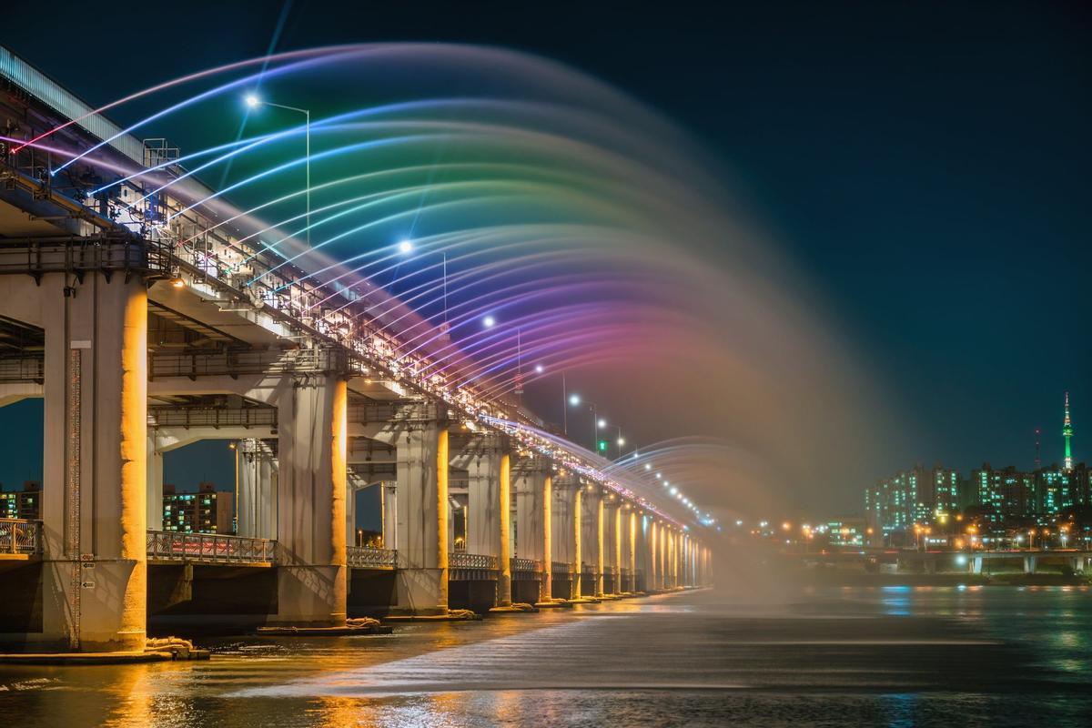 Banpo Bridge Rainbow Fountain, Corea del Sur