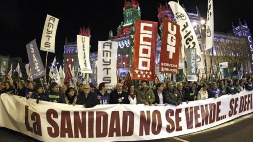 La marea blanca se echa a las calles en la segunda jornada de huelga