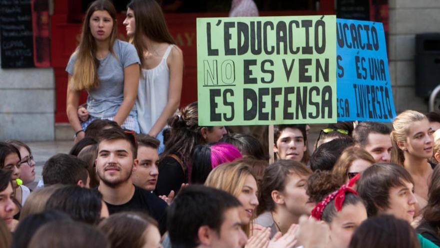 Estudiantes y docentes vuelven mañana a protestar contra la Lomce