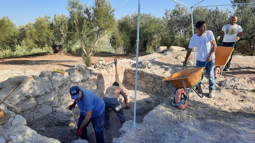 Una nueva excavación pretende seguir abriendo espacios del yacimiento El Higuerón en Nueva Carteya