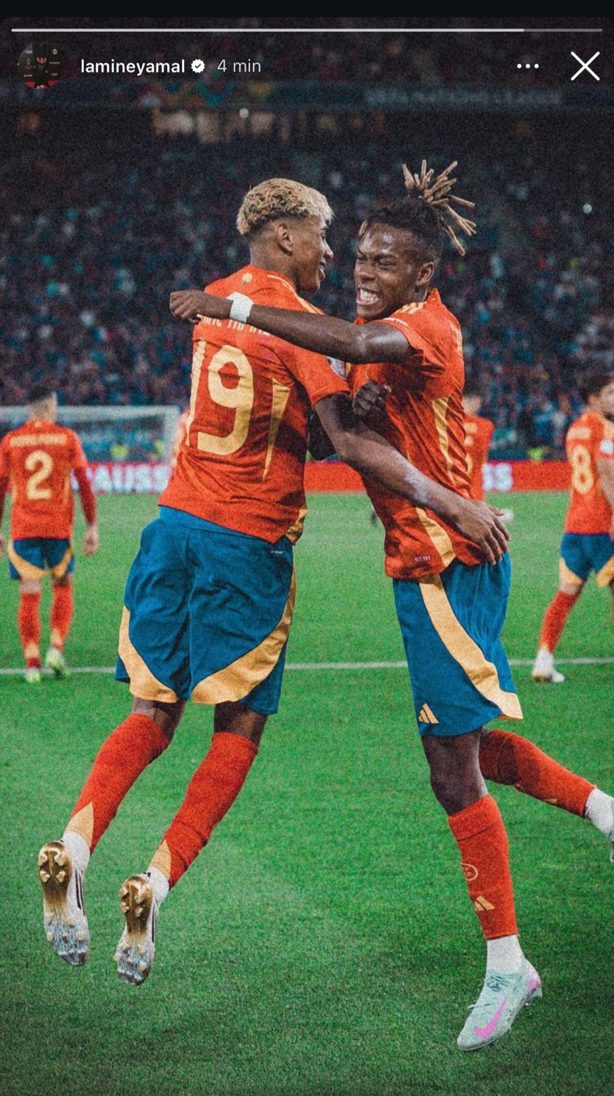 Lamine y Nico celebran un gol de España