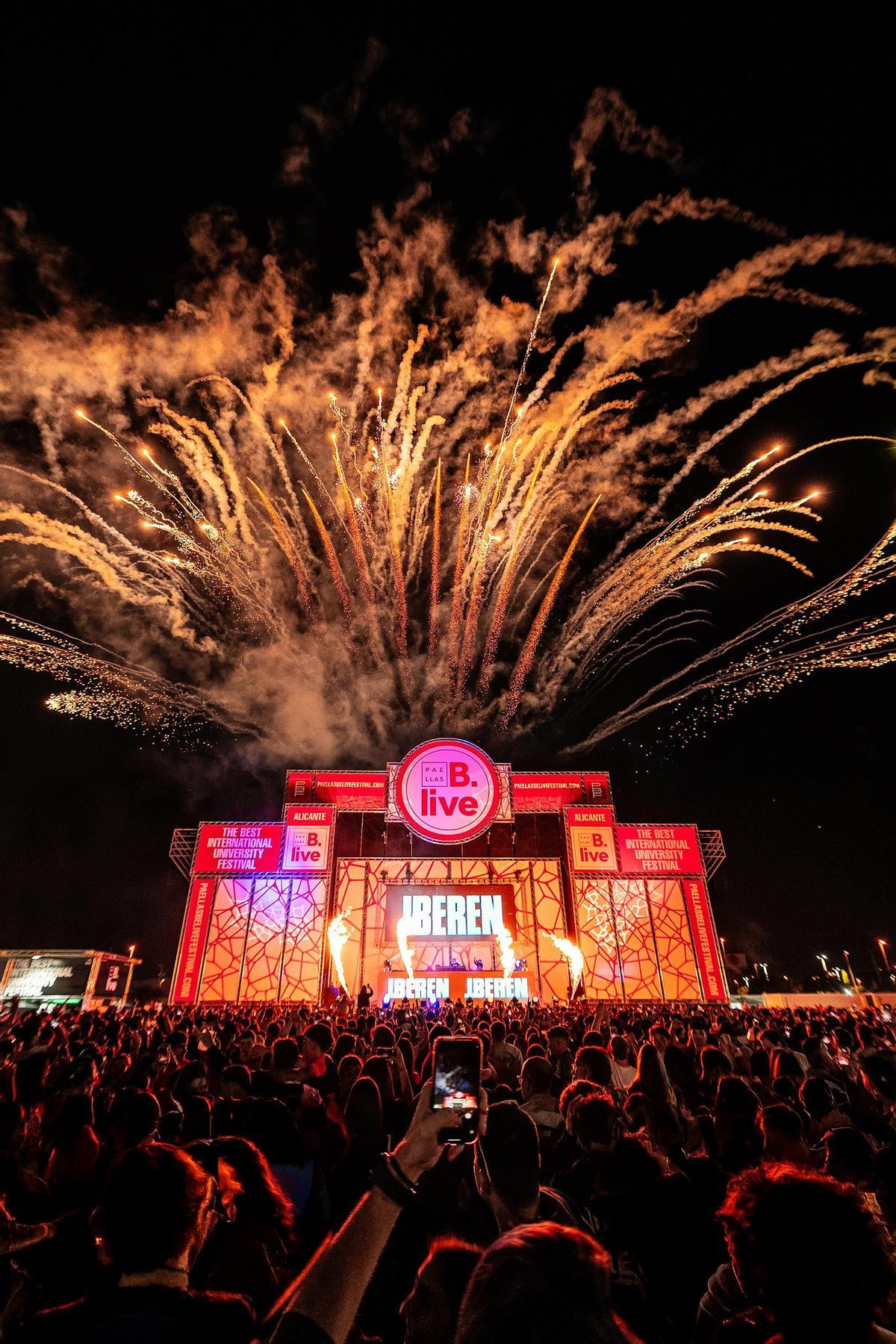Paellas B Live Fuegos Show.
