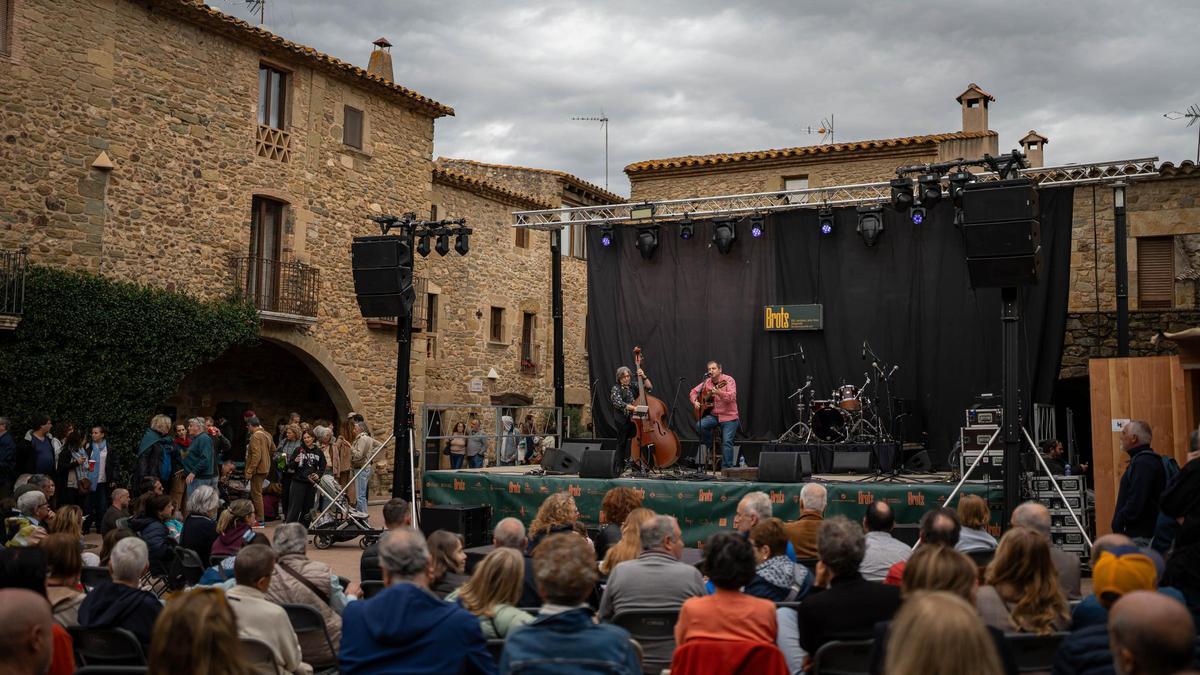 L'espectacle "Brots en Bossa" de Manel Vega & Iñaki Caparrós dins el Festival Brots a Monells.
