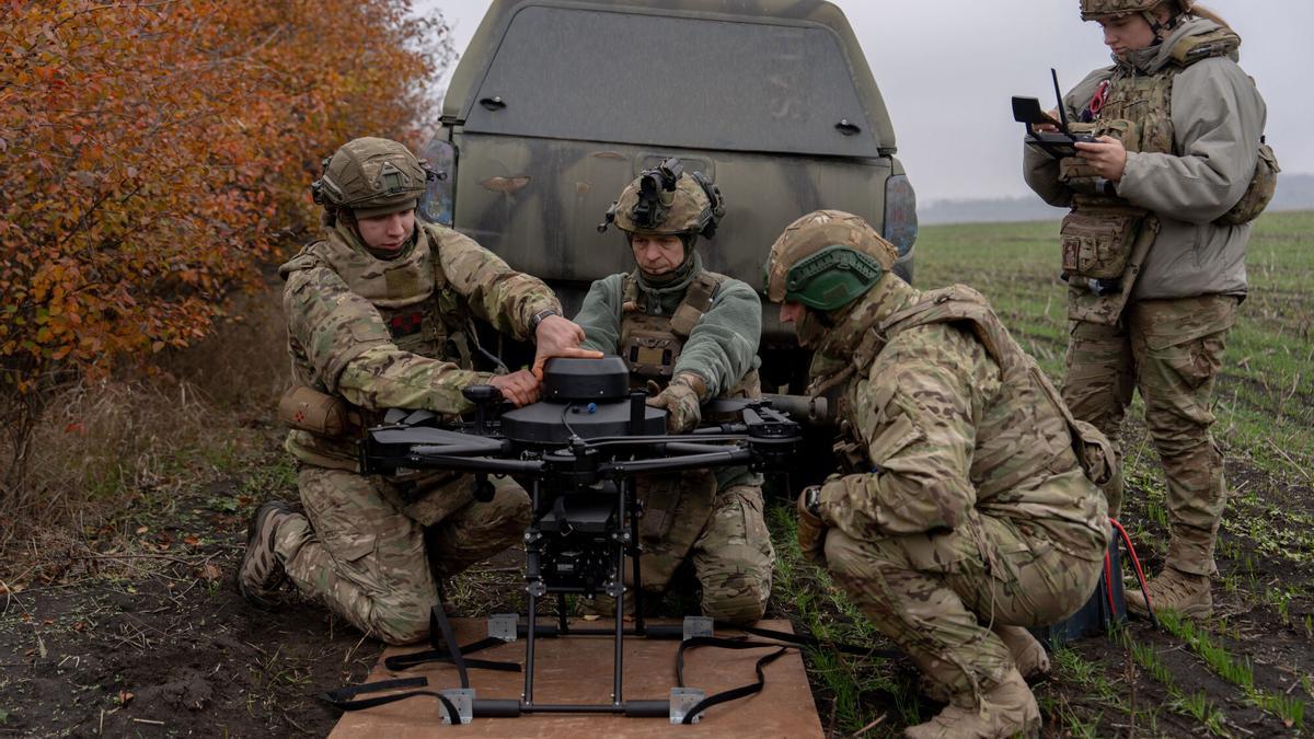 Un operador de drones ucraniano de la unidad Kraken 1654.