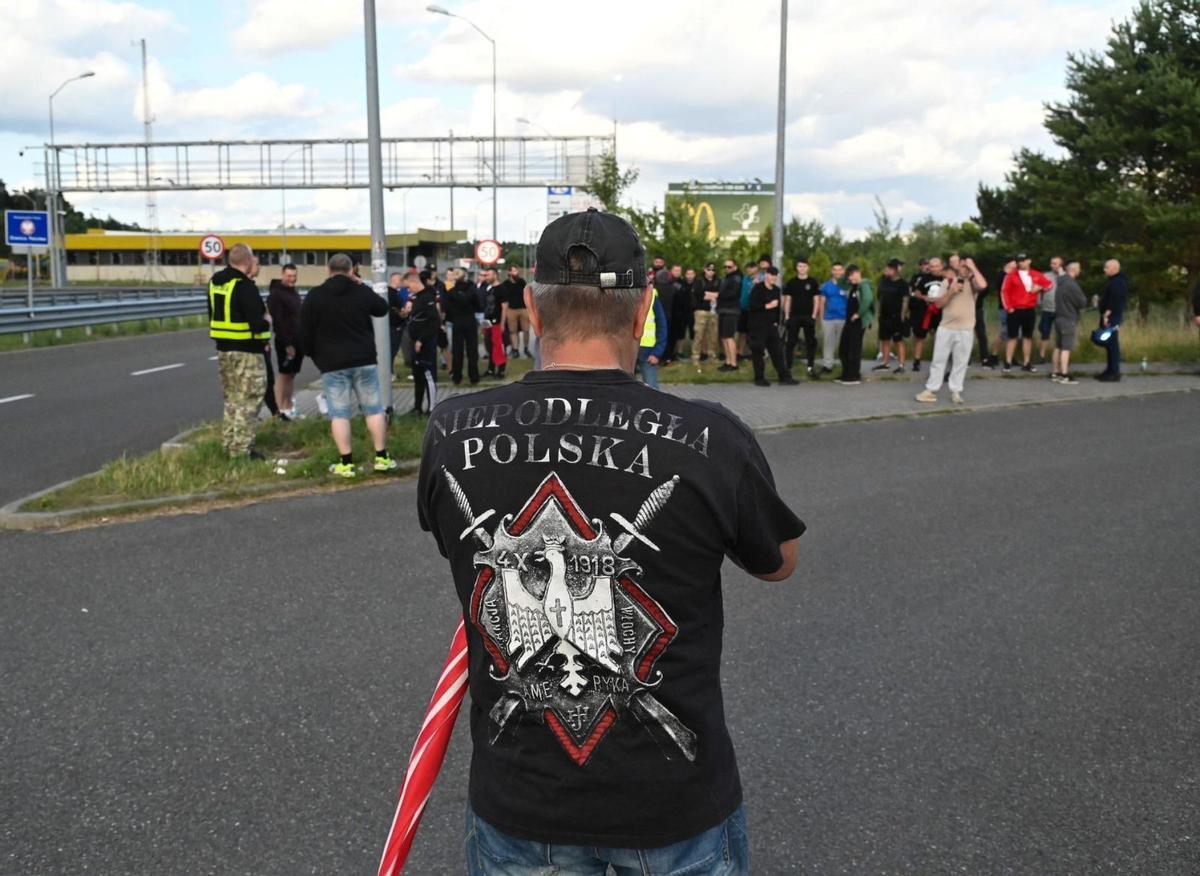 Polònia extrema el control fronterer, esquitxat per patrulles ultres Polònia extrema el control fronterer, esquitxat per patrulles ultres