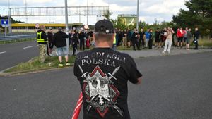 Polònia extrema el control fronterer, esquitxat per patrulles ultres