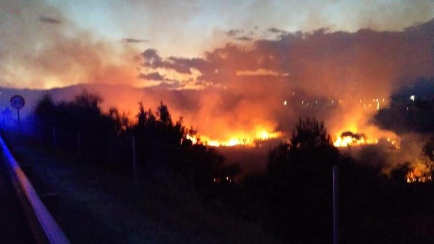 Controlado el incendio declarado este miércoles en Vélez 