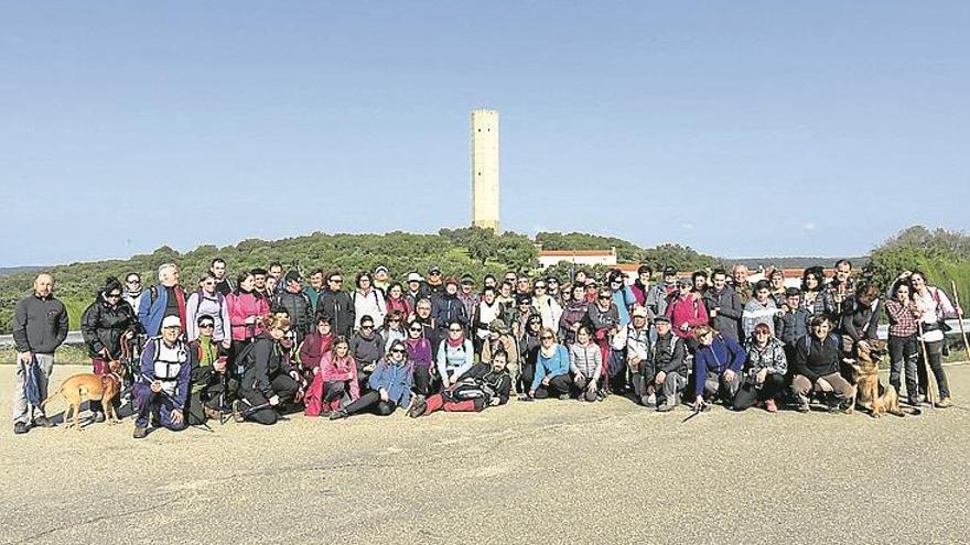 Una ruta de 25 kilómetros a pie atrae a 75 personas