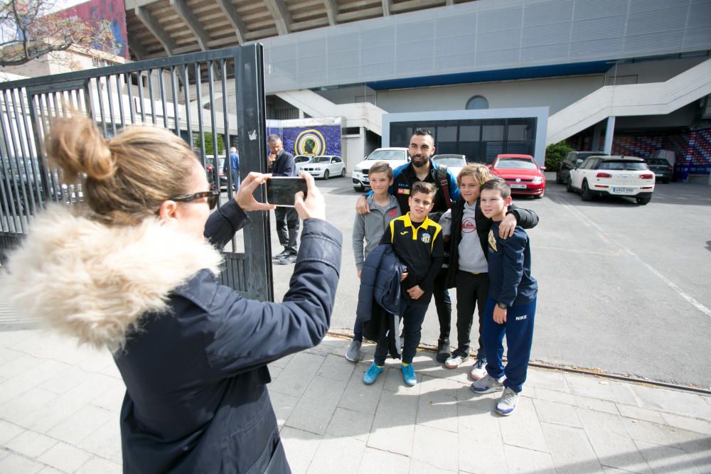 Salida de los jugadores del Hércules hacia Zaragoza