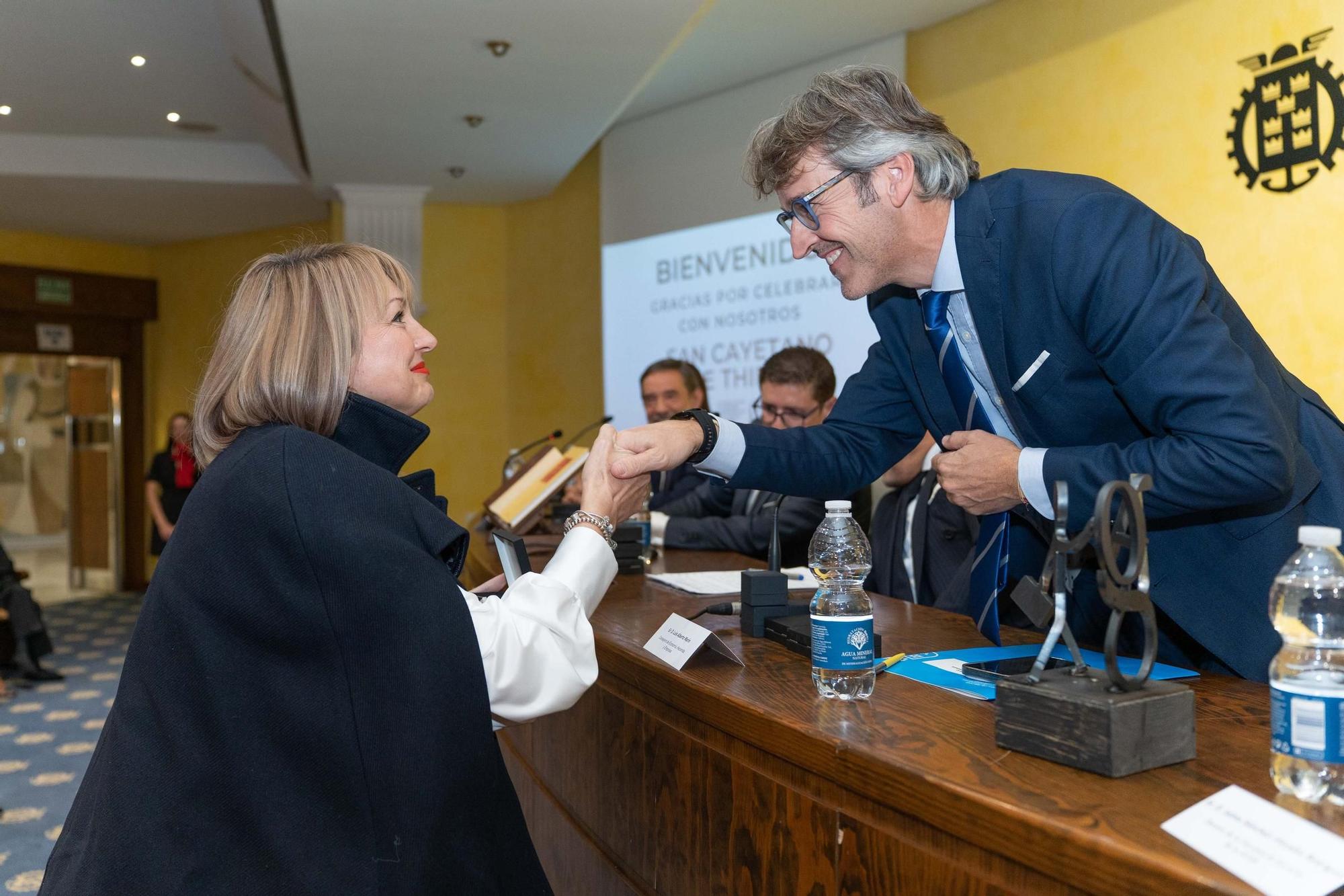 El Colegio de Gestores Administrativos de Murcia celebra patrón y distingue a nuevos colegiados