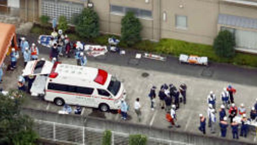 Un home mata a ganivetades 19 interns d&#039;un centre per a discapacitats al Japó