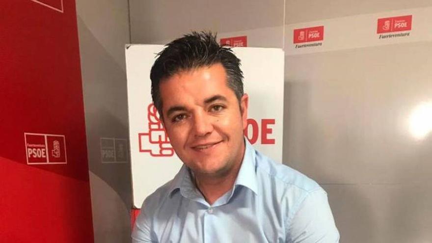 El PSOE abre expediente y suspende de militancia a Taishet Fuentes y Juan Bernardo Fuentes