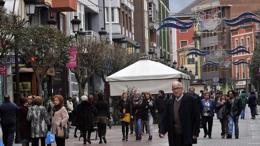 Langreo logra mitigar la caída demográfica perdiendo dos mil habitantes menos que Mieres en dos décadas